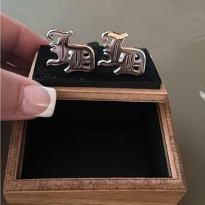 Cufflinks